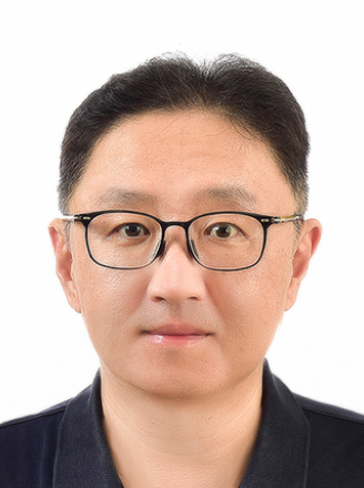 김석